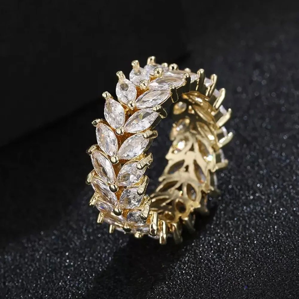 Beautiful ring - Picture 1 of 1